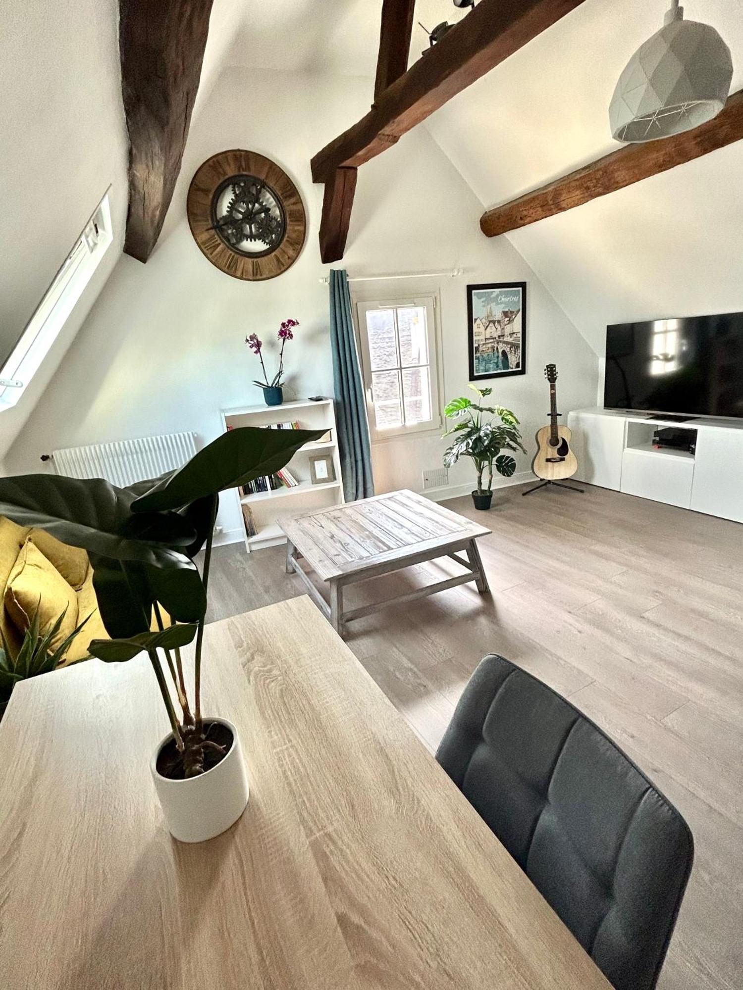 L Ecuyer Appartement Au Coeur Du Quartier Historique Шартр Экстерьер фото
